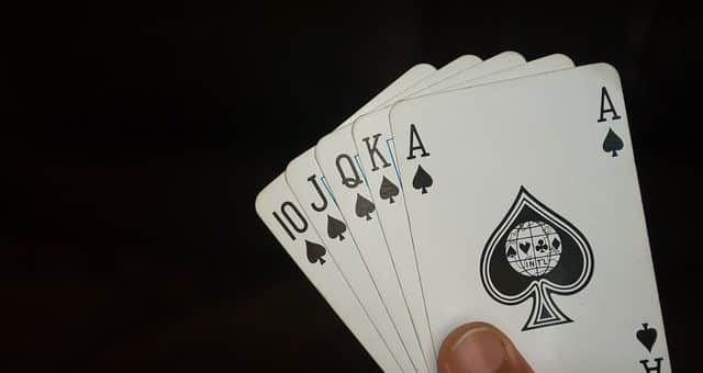 Poker : Antisèches et Infographies Utiles Pour Jouer Plus Facilement